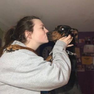 Meet your Posher, Chloe